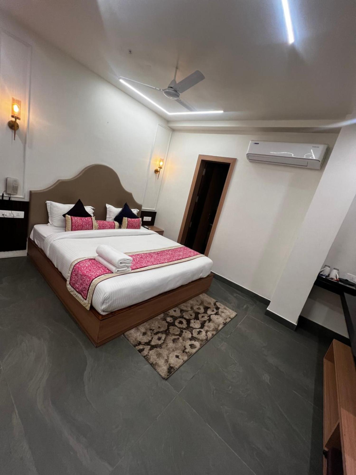 Anaya Retreat Otel Varanasi Dış mekan fotoğraf