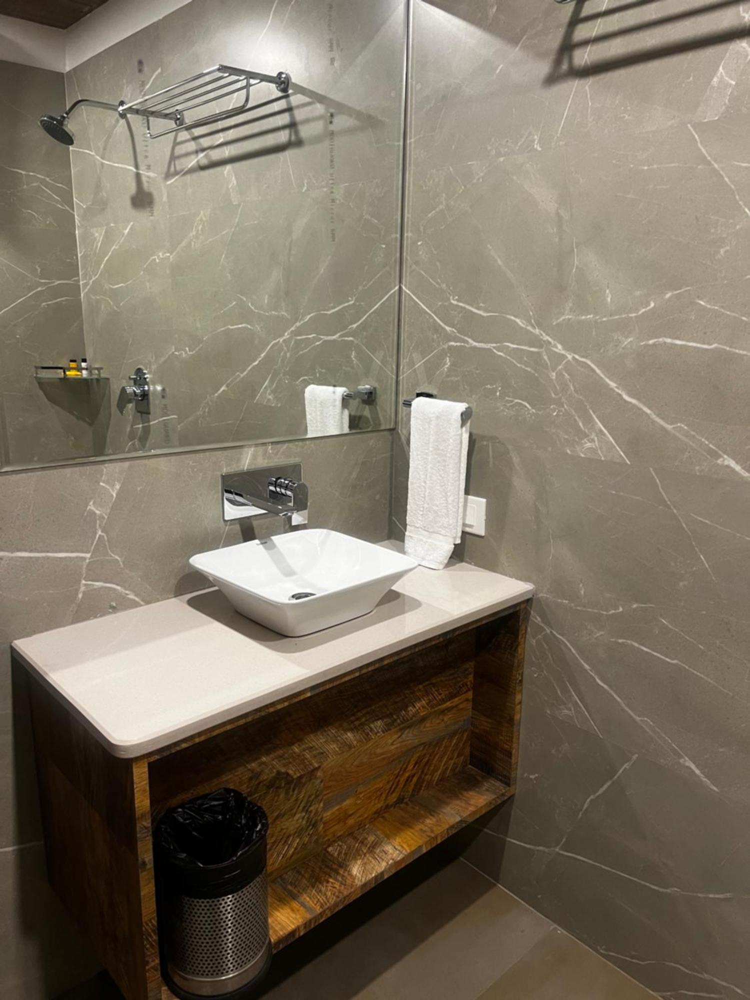 Anaya Retreat Otel Varanasi Dış mekan fotoğraf
